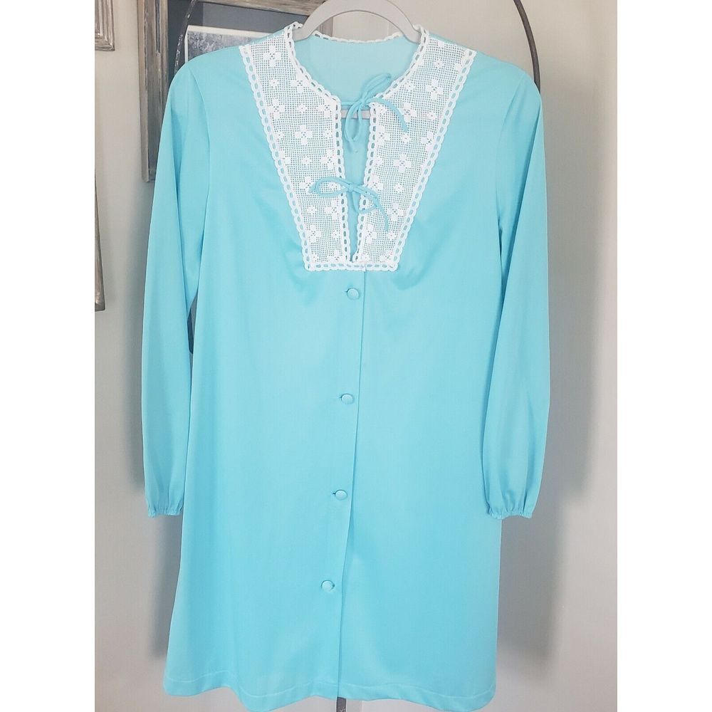 Vtg vanity fair robe nightgown dressing gown lace crochet button down one pocket